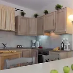 Mani 公寓 *